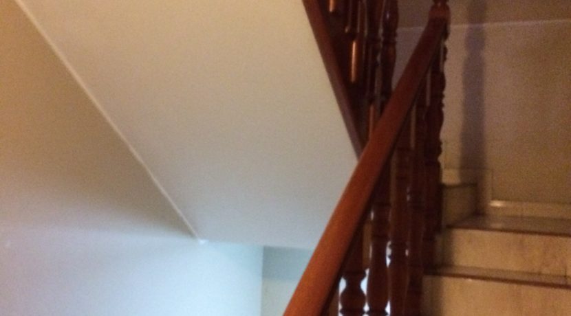 Escaleras del 1º al 2º piso (2)